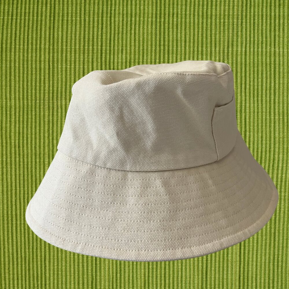 Lack of Color Wave Cotton Canvas Bucket Hat in Beige S/M